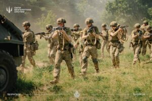 乌克兰无人机英雄授勋时遭俄导弹袭击身亡，军方展开调查