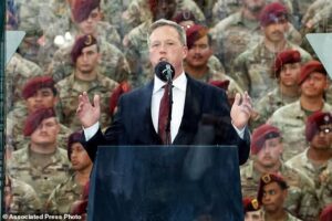 美陆军高官访乌，助力和平谈判与无人机合作