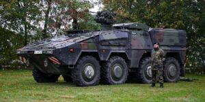 德国防长称军役改革法案将于明年生效