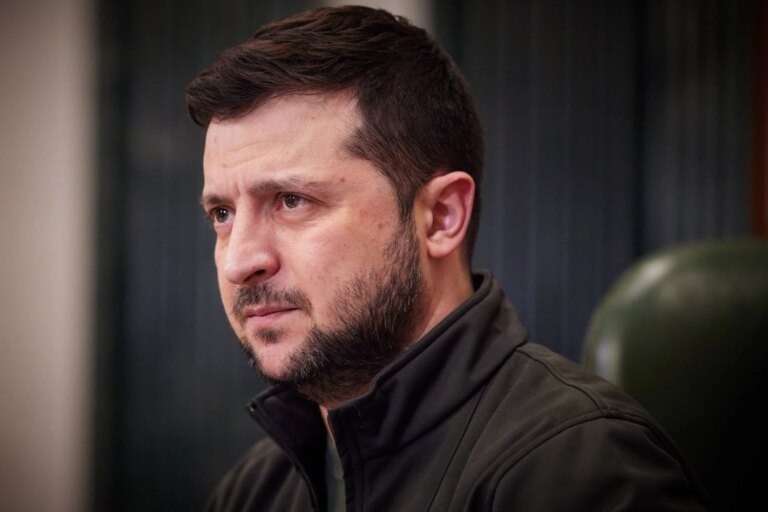 泽连斯基收到报告：爱国者拦截俄导弹，长海神打击俄境内目标