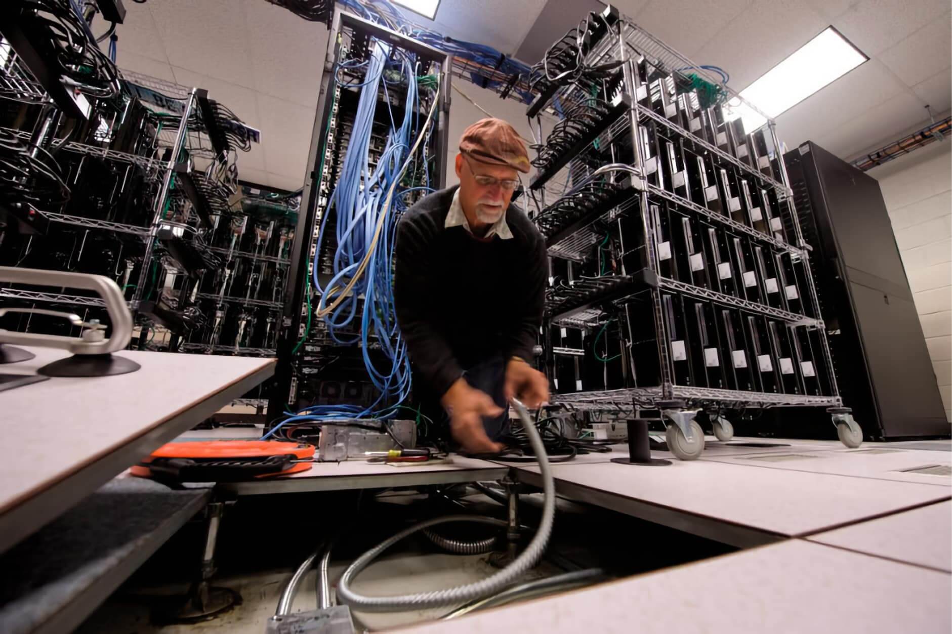 美军用1760台PS3构建超算集群，成本仅200万美元