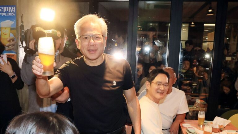 英伟达市值突破5万亿美元，AI寒冬隐现？