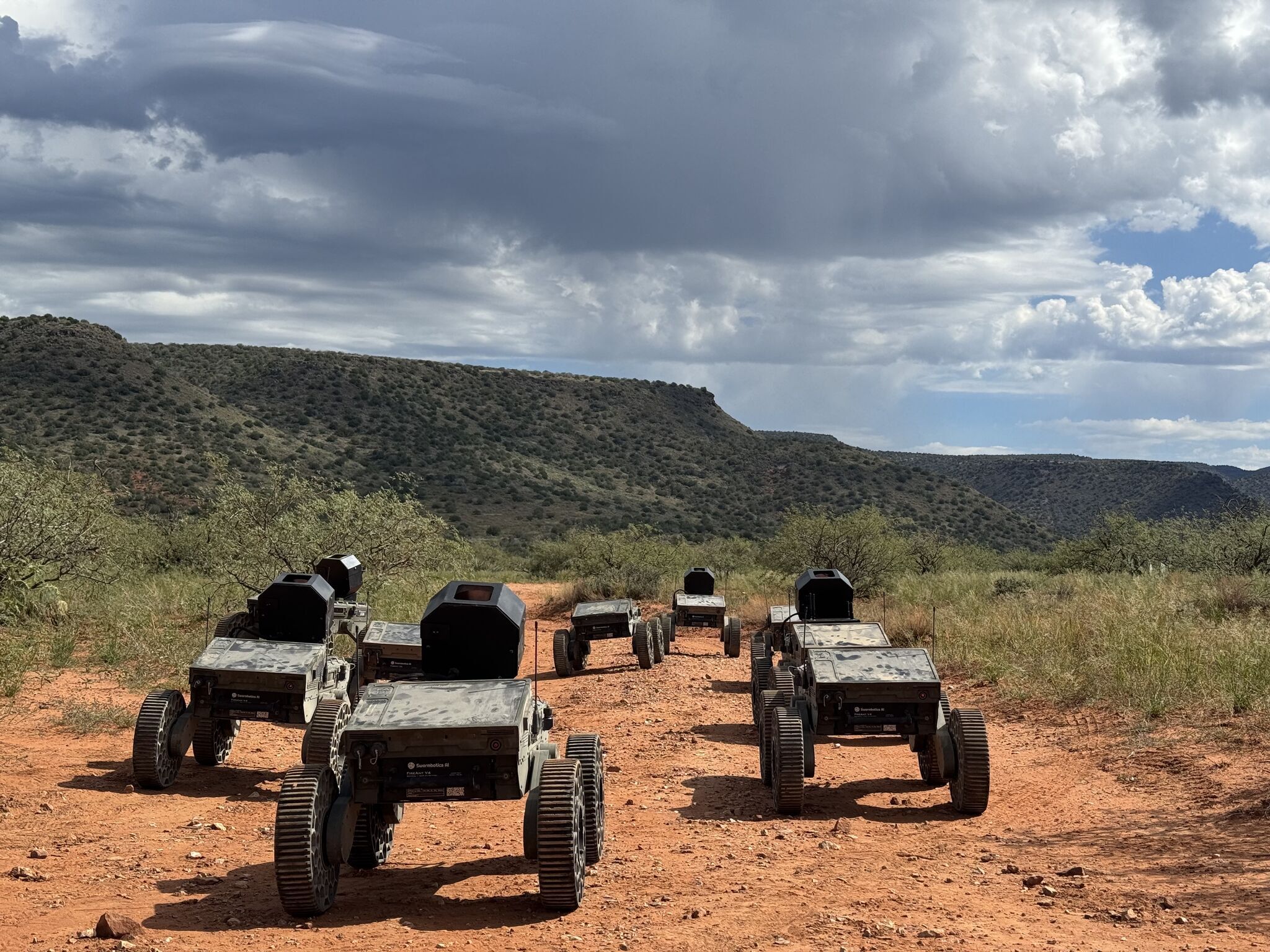 “Swarmbotics推出FireAnt无人地面战车，专克坦克”