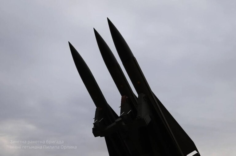 俄军夜袭乌关键设施，405架无人机14枚导弹被拦截