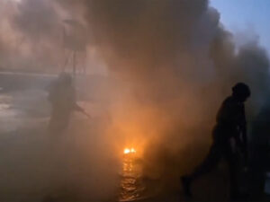 印度军方在拉贾斯坦沙漠进行多域联合演习