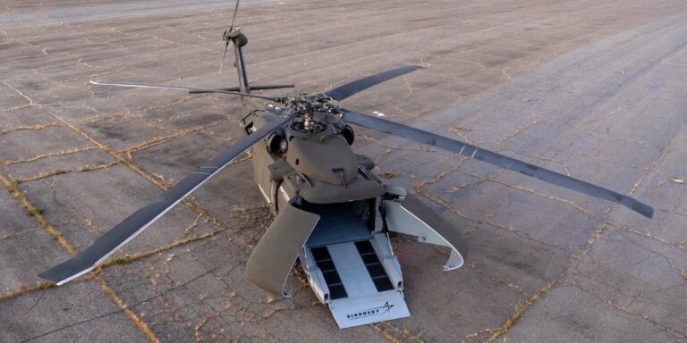 西科斯基将黑鹰直升机改造成大型无人机