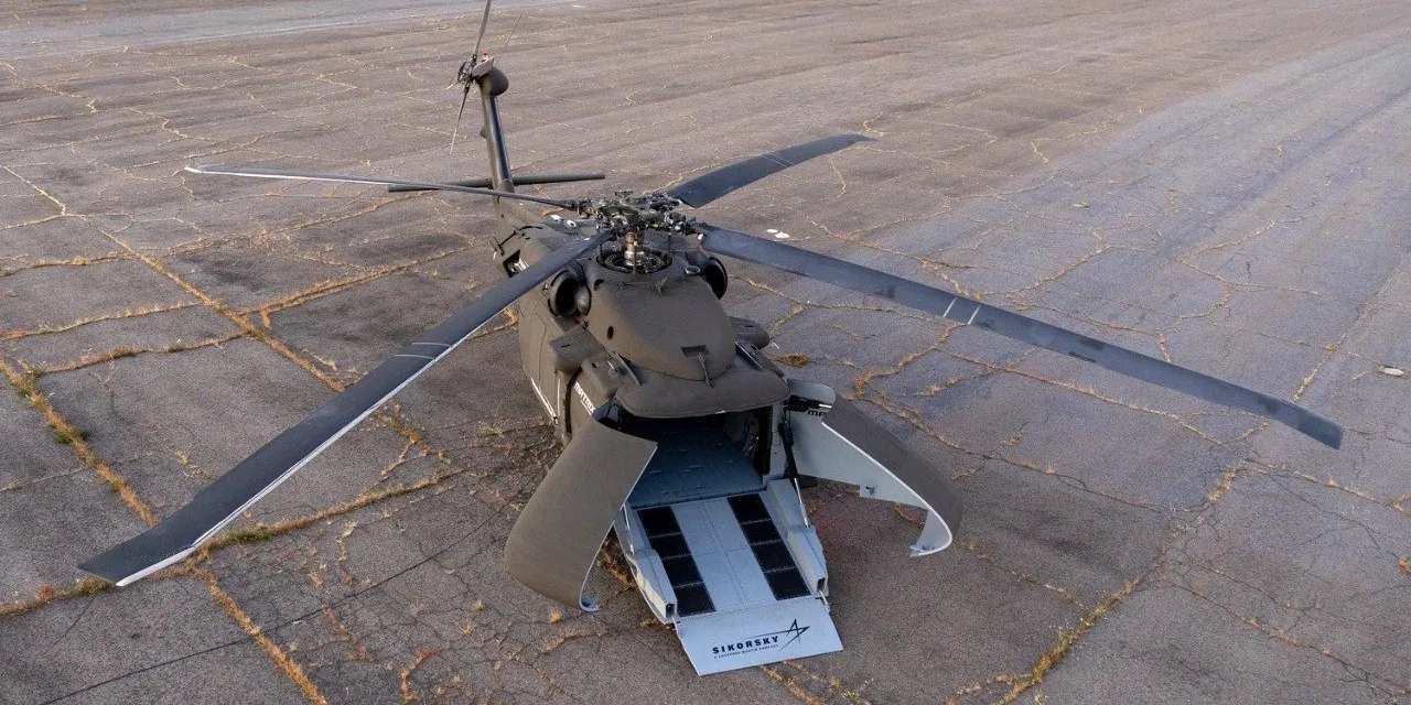 西科斯基将黑鹰直升机改造成大型无人机