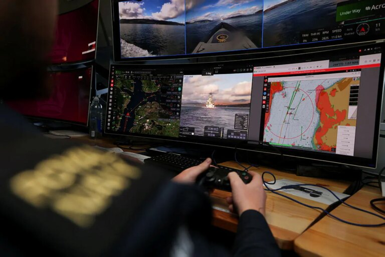 英海军无人艇群演练，标志混合舰队新时代