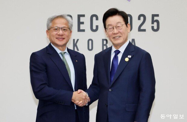 英伟达向韩国供应26万AI芯片,助力主权AI计划