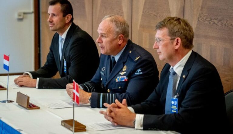 荷兰国防参谋长赞乌克兰无人机战术发展迅速