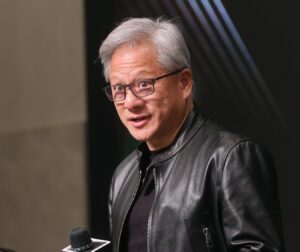 黄仁勋批评美国：中国将赢得 AI 竞赛