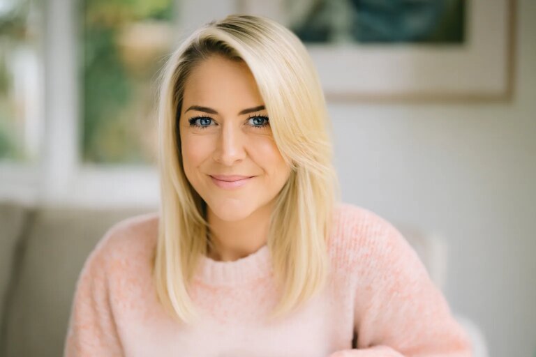 科技巨头豪掷800亿美元押注AI，市场反应迥异