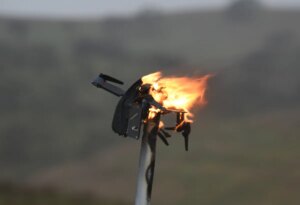 美军寻求高能激光系统应对自杀无人机群