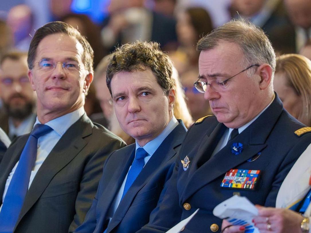 罗马尼亚总统：重武装是必要而非选择，北约工业论坛强调防务合作