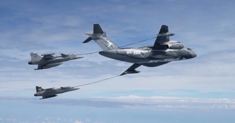 “巴西空军完成Gripen E与KC-390空中加油认证飞行”