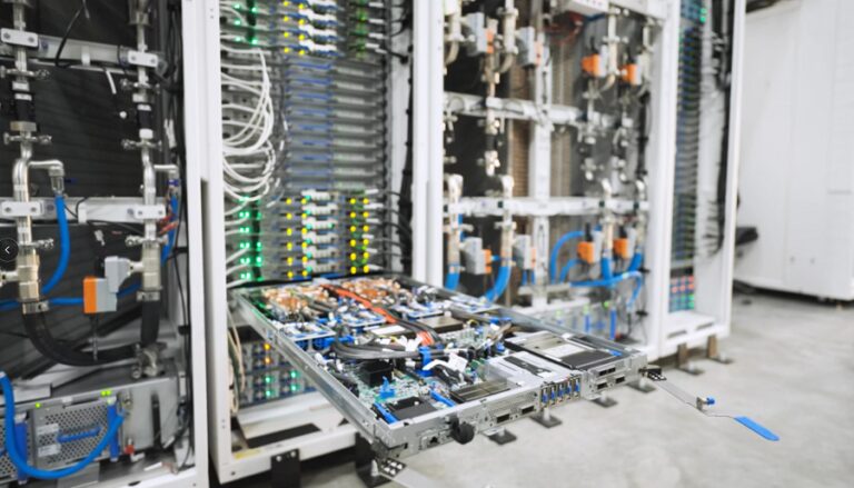 微软宣布AI超级智能团队，聚焦个性化助手与医疗超智能