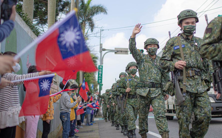 台湾军改困境：先进装备与人才流失的悖论