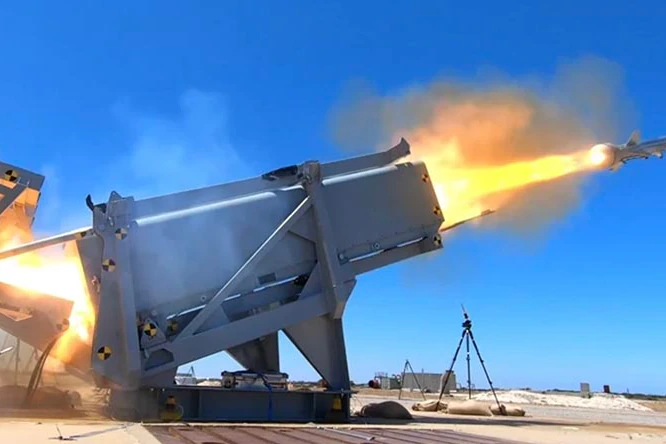 莱伊呼吁加强国防准备，批评工党削弱国家实力