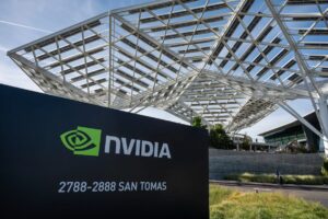 高光业绩难抵消 AI 焦虑：英伟达市值蒸发万亿人民币，美科技股集体下跌