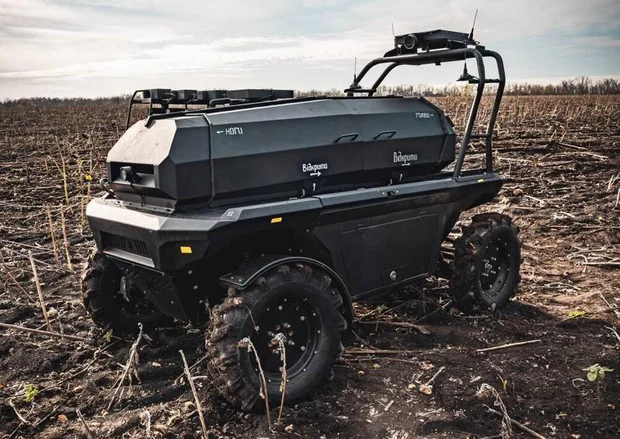 机器人救援被困33天的乌克兰士兵，穿越雷区和炮火