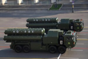 阿塞拜疆展示新防空系统，亚美尼亚总理批旧系统为“废铁”