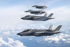 F-35与F-16联袂北极演练，强化北美防空能力