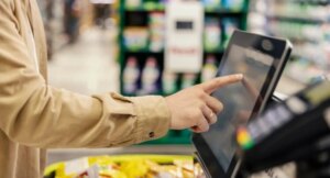 米勒工业营收下滑，军车市场带来希望