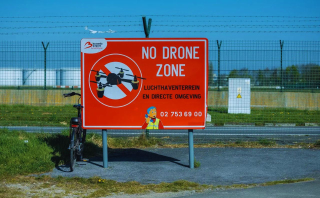 比利时军方下令击落不明无人机
