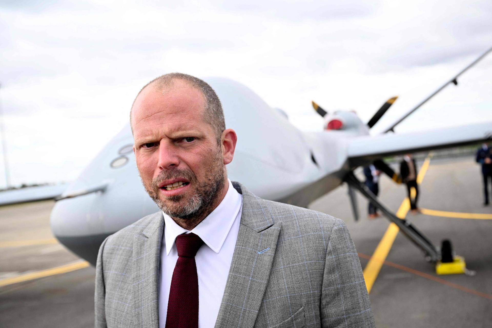 比利时调查军事基地上空新无人机目击事件