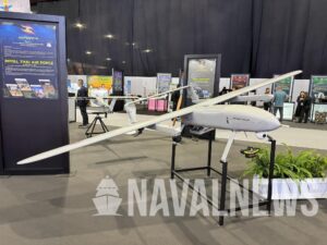 泰国海军MARCUS-B无人机正式服役，郑王舰变身无人机航母