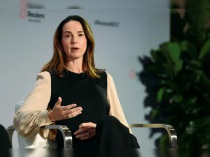 OpenAI CFO：公司短期内无IPO计划