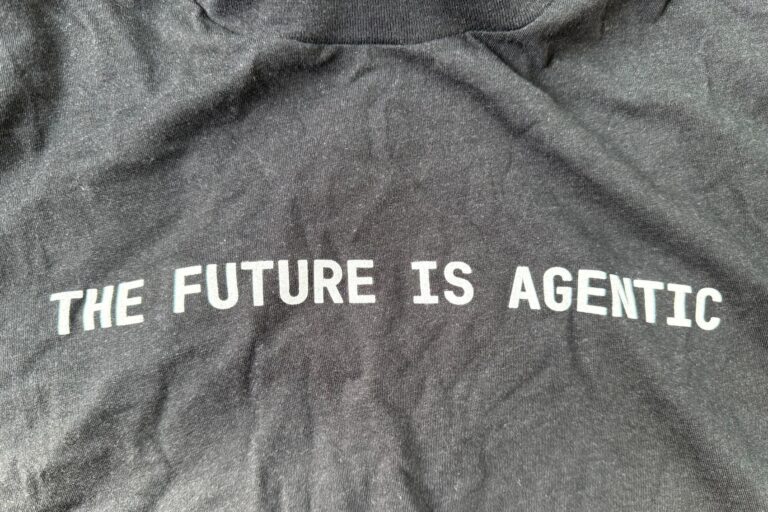 “自主AI：科技巨头的新宠与未来”