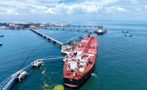 美国需制定全球战策应对中国威胁