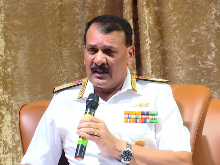 海军参谋长称导弹测试延迟报道为“想象产物”