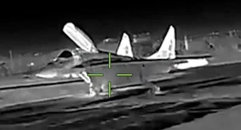 乌克兰无人机夜袭克里米亚俄战机及雷达站