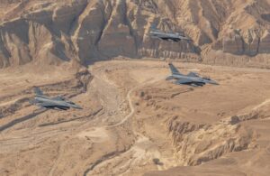 美军F-16击落108架敌机，创新使用旧导弹节省2500万美元