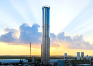 SpaceX新型星舰测试中发生爆炸