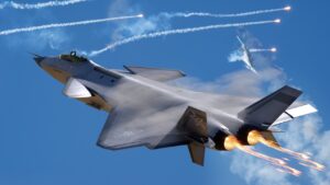 歼-20助力中国强大防空网络，威胁美军辅助平台