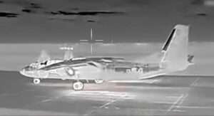 乌军联合黑火花组织突袭里海俄军事货船