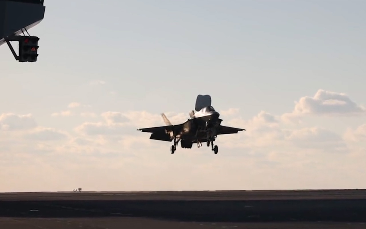 英国防长解释F-35B短距垂直着陆延迟原因
