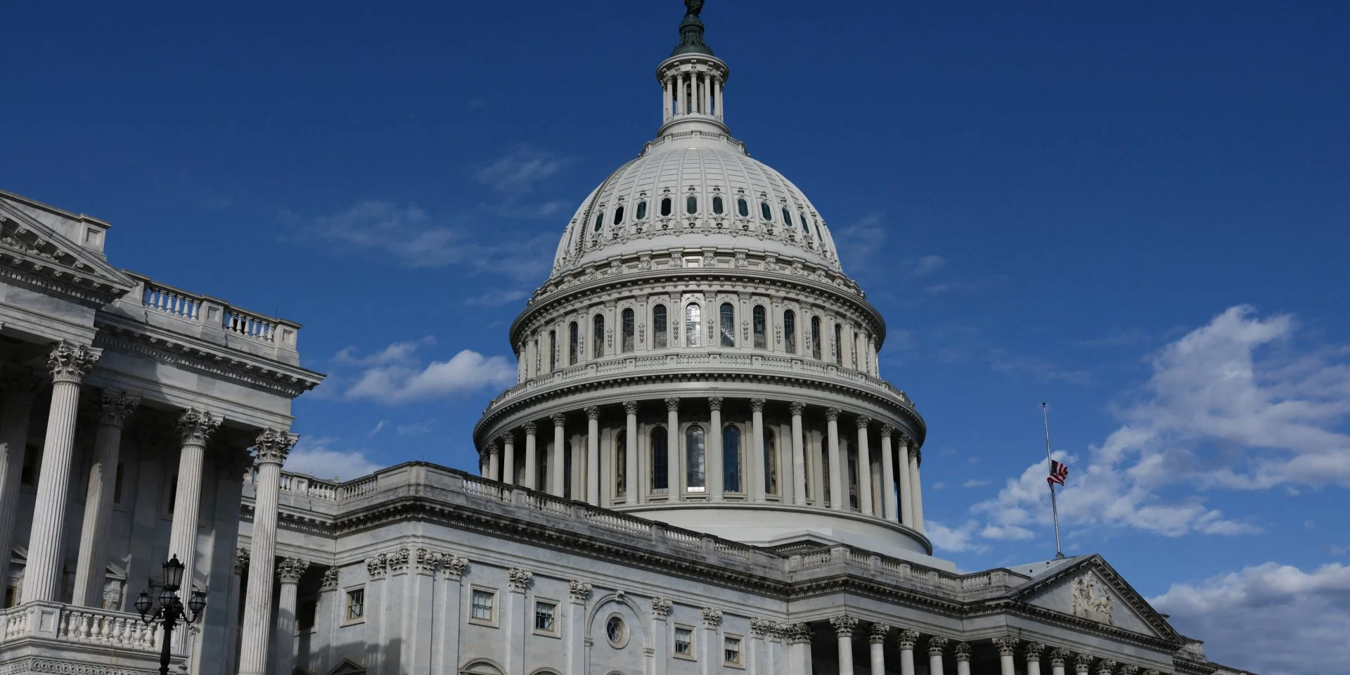 美国国会通过千亿国防法案援乌