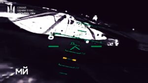 乌军SBU炸毁俄军米-26重型直升机