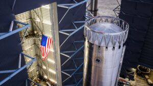 特斯拉FSD新版本允许驾驶时看手机