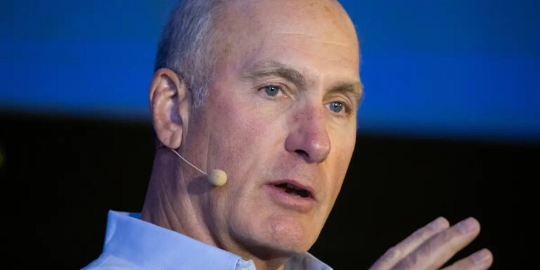 AT&T CEO承认文化改革迟缓，力推AI转型