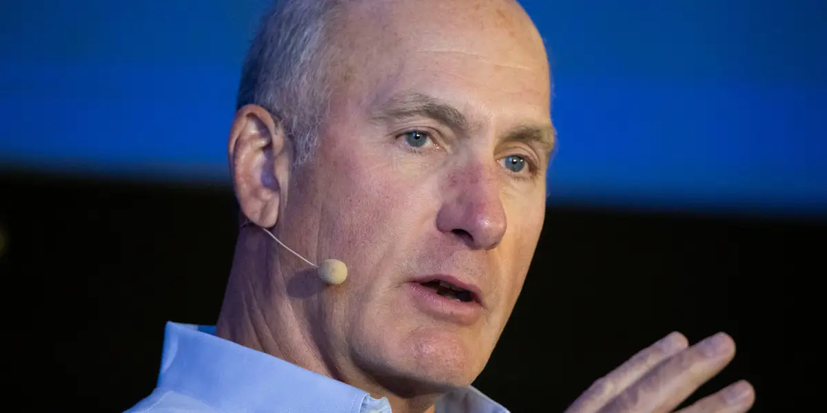 AT&T CEO承认文化改革迟缓，力推AI转型