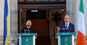 “暗船”现身爱尔兰海或涉泽连斯基访欧期间无人机事件