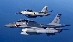 台军追踪9架共机7艘舰艇