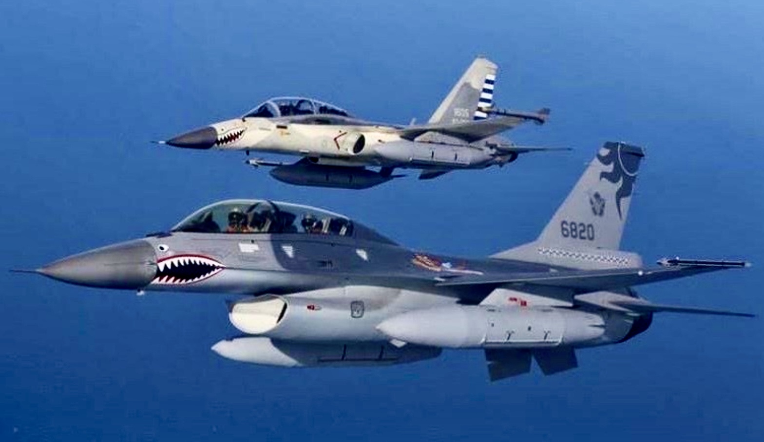 台军追踪9架共机7艘舰艇