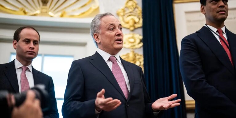 特朗普政府拟推AI行政令限制州监管权