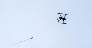 无人机频繁出没法国核潜艇基地，北约空中安全再受威胁